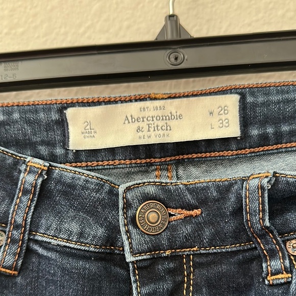 Abercrombie & Fitch Blue Skinny Jeans with Classic Indigo Wash - Picture 3 of 4